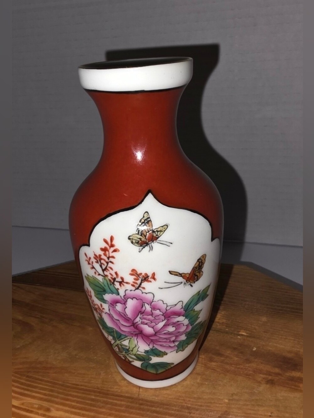 Vintage Rare Chinese Porcelain Hand Painted Bud Vase Butterfly & Pheasants. - Picture 2 of 8